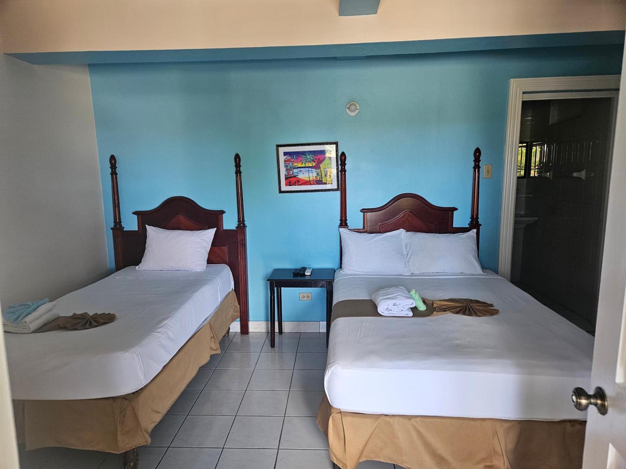 Palm Bay Guest House & Restaurant Montego Bay Exterior foto
